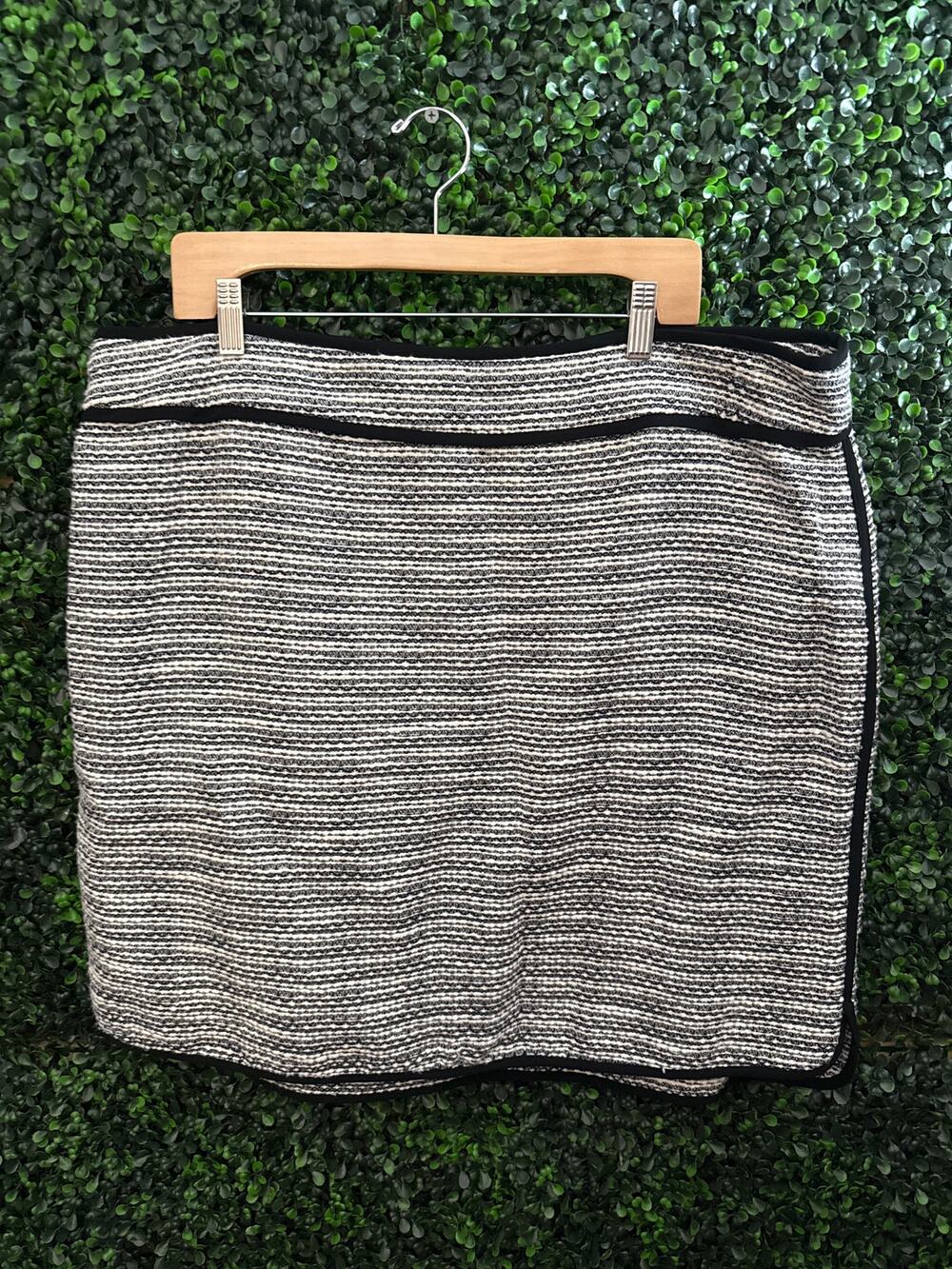 NWT Lord and Taylor, Tweed Skirt, Black and White, Women’s Size 18W